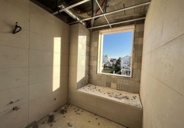 Alicatado de baño con bañera